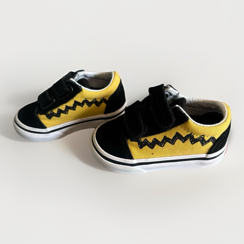 RARE Vans x Peanuts Charlie Brown Old Skool V Toddler Shoes Size 4 Yellow Black